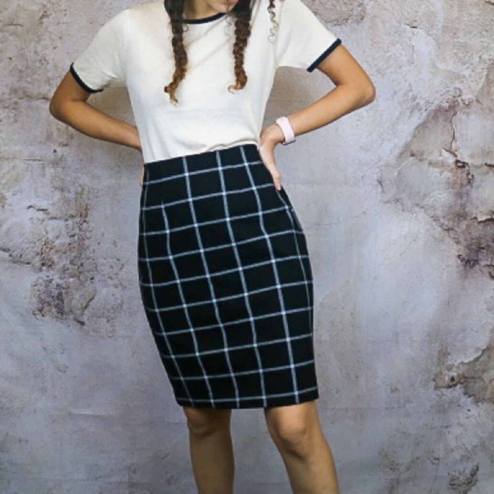 Amanda & Chelsea | Black & White Pencil Skirt